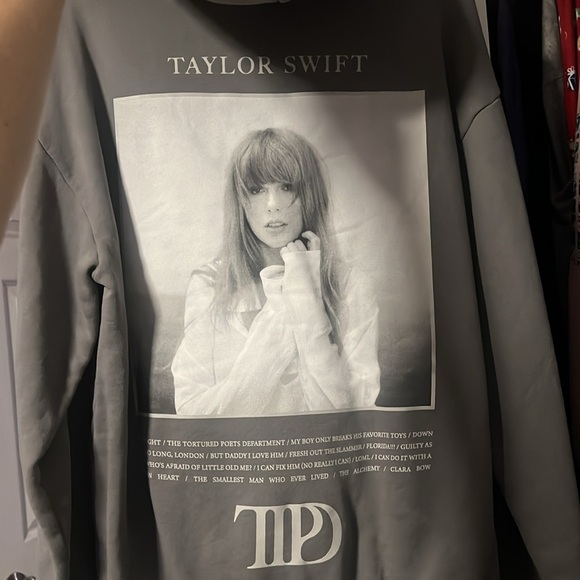 The Tortured Poets Department Grey Hoodie size medium never worn - Picture 2 of 3